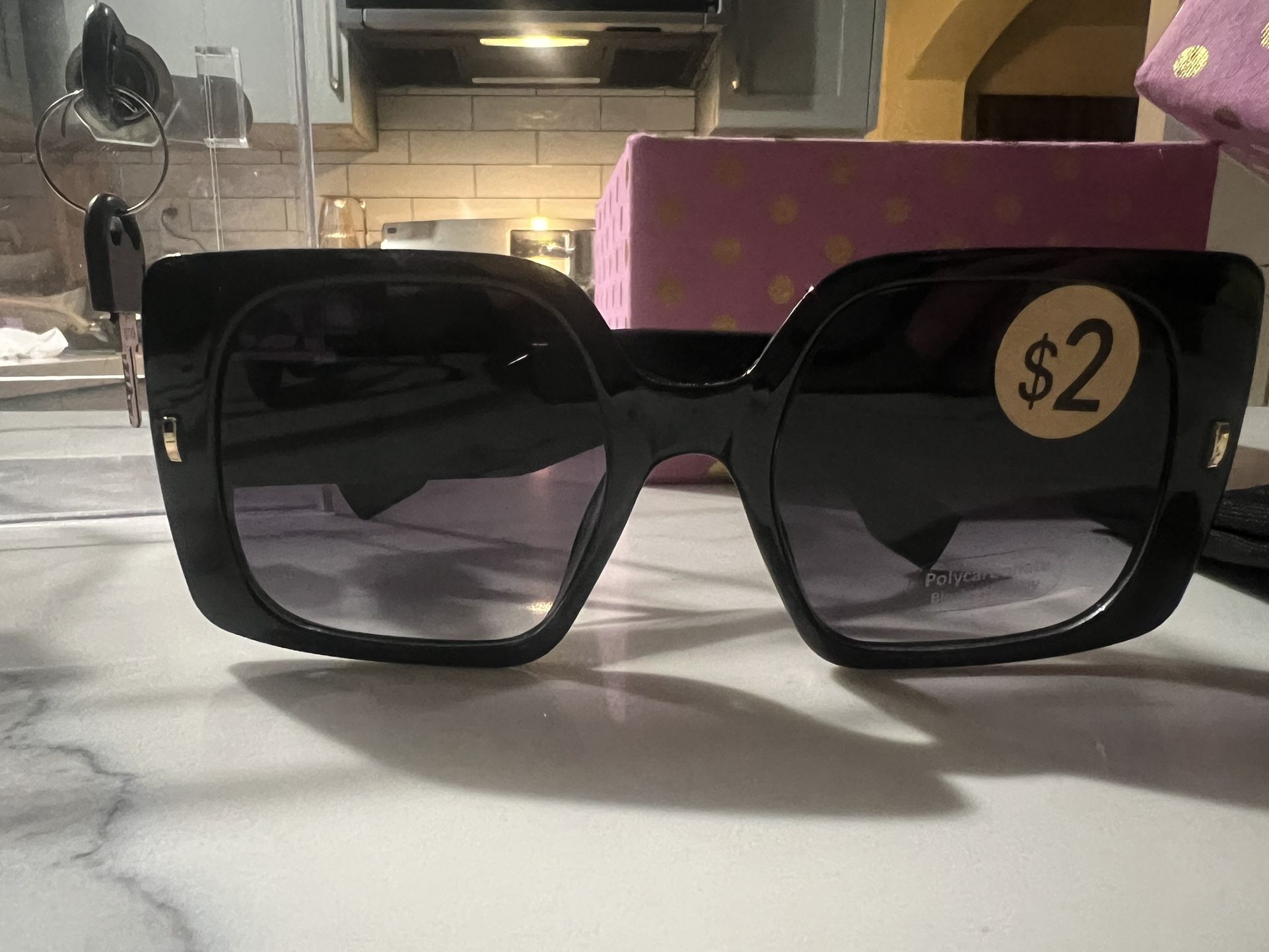 Sunglasses Non Brand