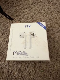 Little ear pods