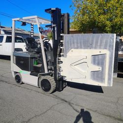 Forklift Electric 5500lbs w/ Attachment 