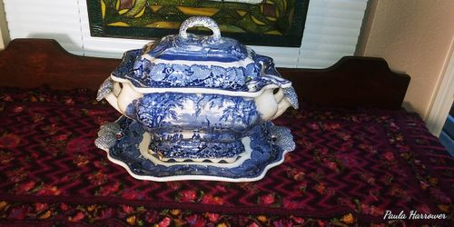 Mason Vista soup tureen with lid, base and ladle