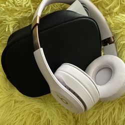 Beats SOLO4 Apple Compatible