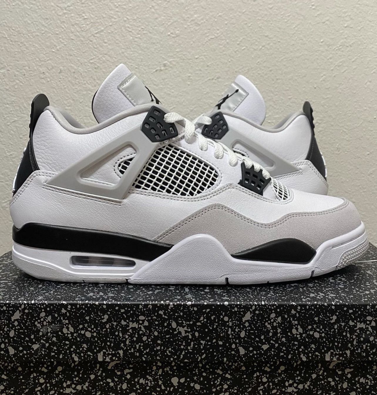 Jordan 4 “Military Black” Men Sz 10.5, 11 for Sale in Riverside, CA OfferUp