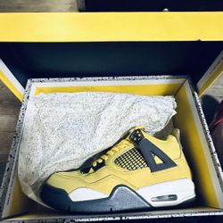 Air Jordan 4 Retro Yellow  6.5 Y
