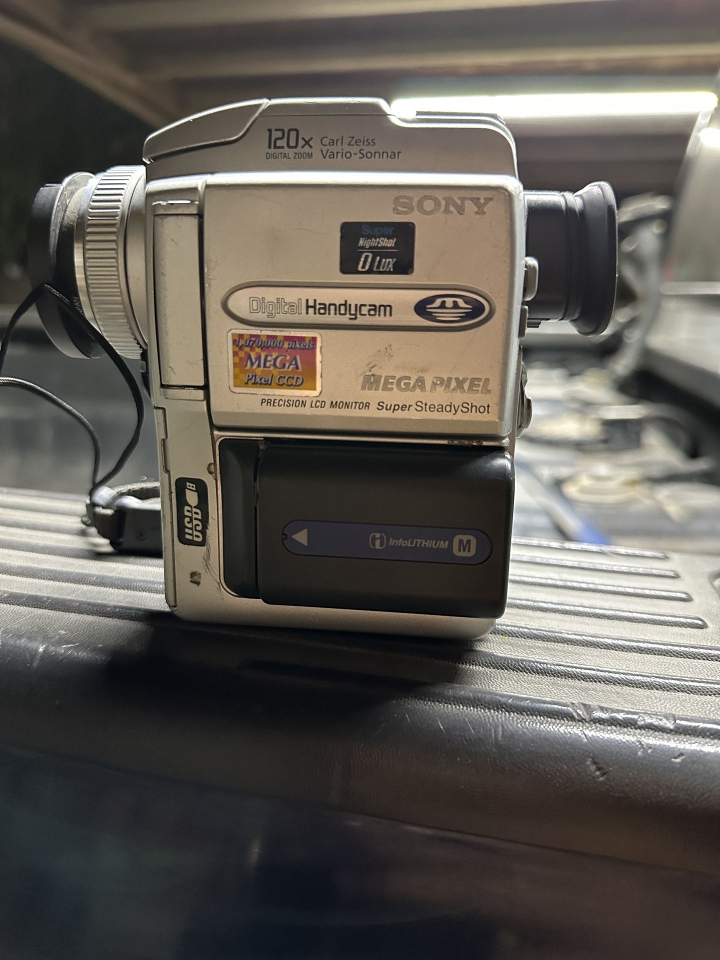 Sony Handycam DCR-PC110 Mini DV Hybrid Camcorder Nightshot "Japanese