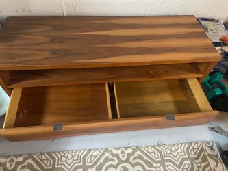 Entertainment center