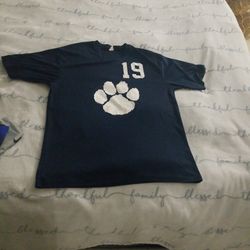 Nice Mens Shirt For Sale And Red Womans Swearet