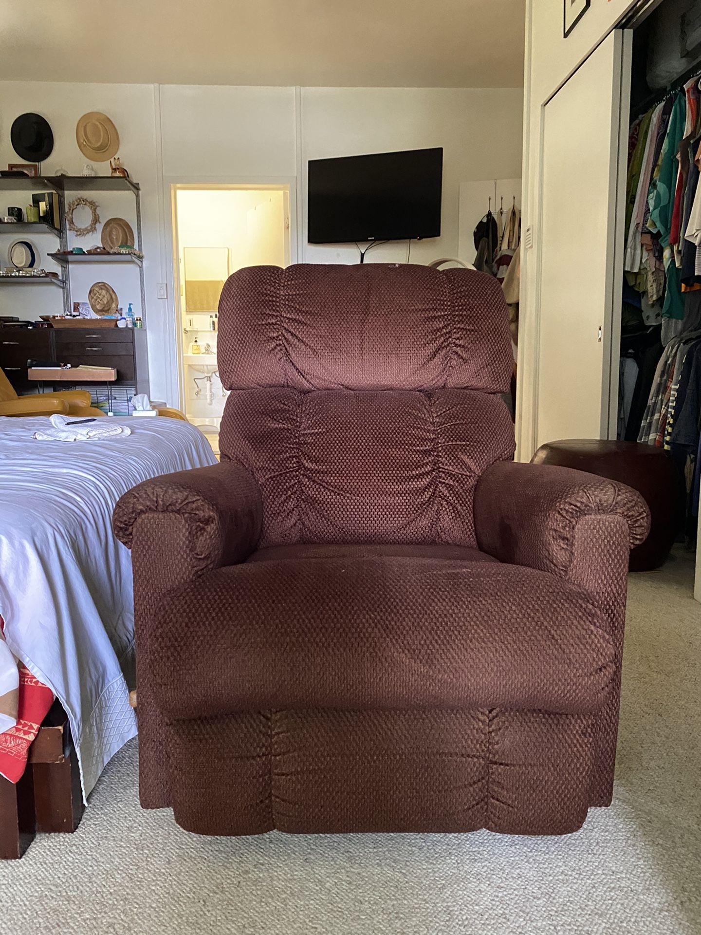 Recliner Chair Like New 