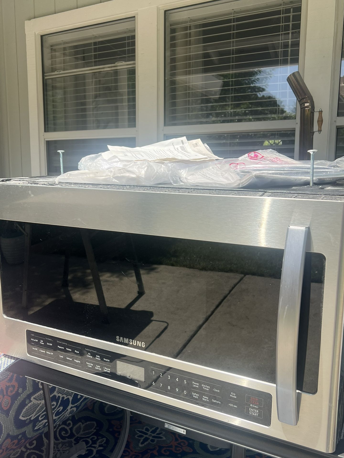 Range Microwave Hood