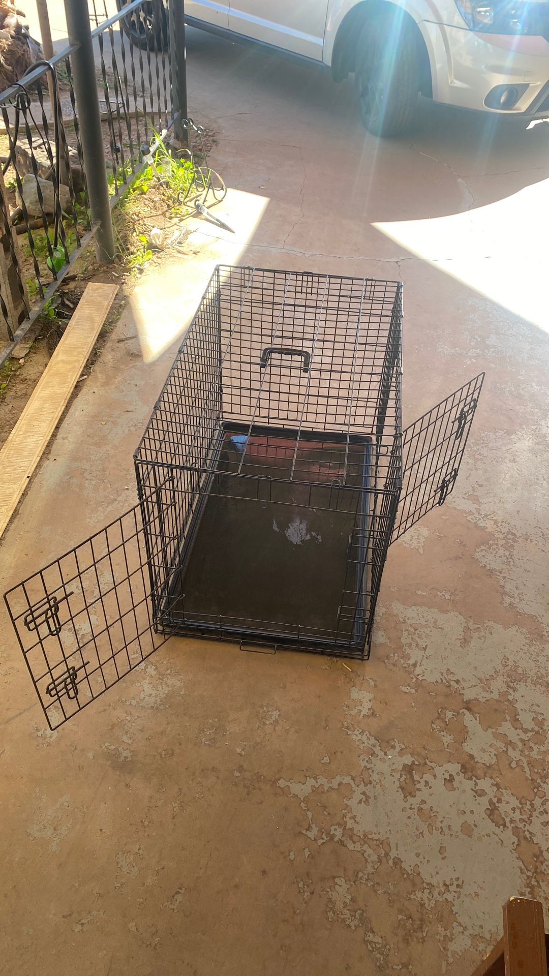 Large (medium) Black Metal Dog Kennel