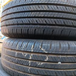 Vendo 2 Llantas Usadas 235 75 15