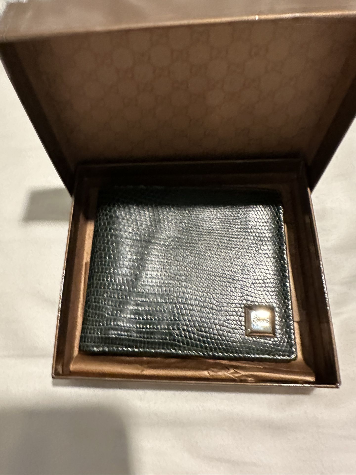 Gucci Mens Crocodile Bi Fold Wallet New w/Card slots