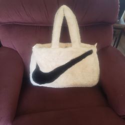Nike Womans Sportswear Faux Fur Bag