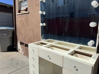White Vanity Desk with Hollywood Mirror