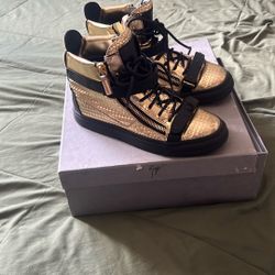 Giuseppe Zanotti Design. Size 8 