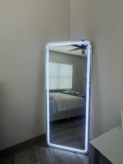 Full-Length LED Mirror – Modern Design