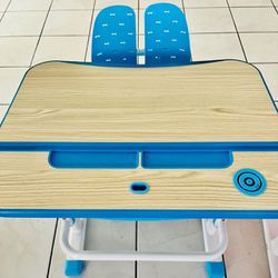 Adjustable Kids desk and Chair Set 