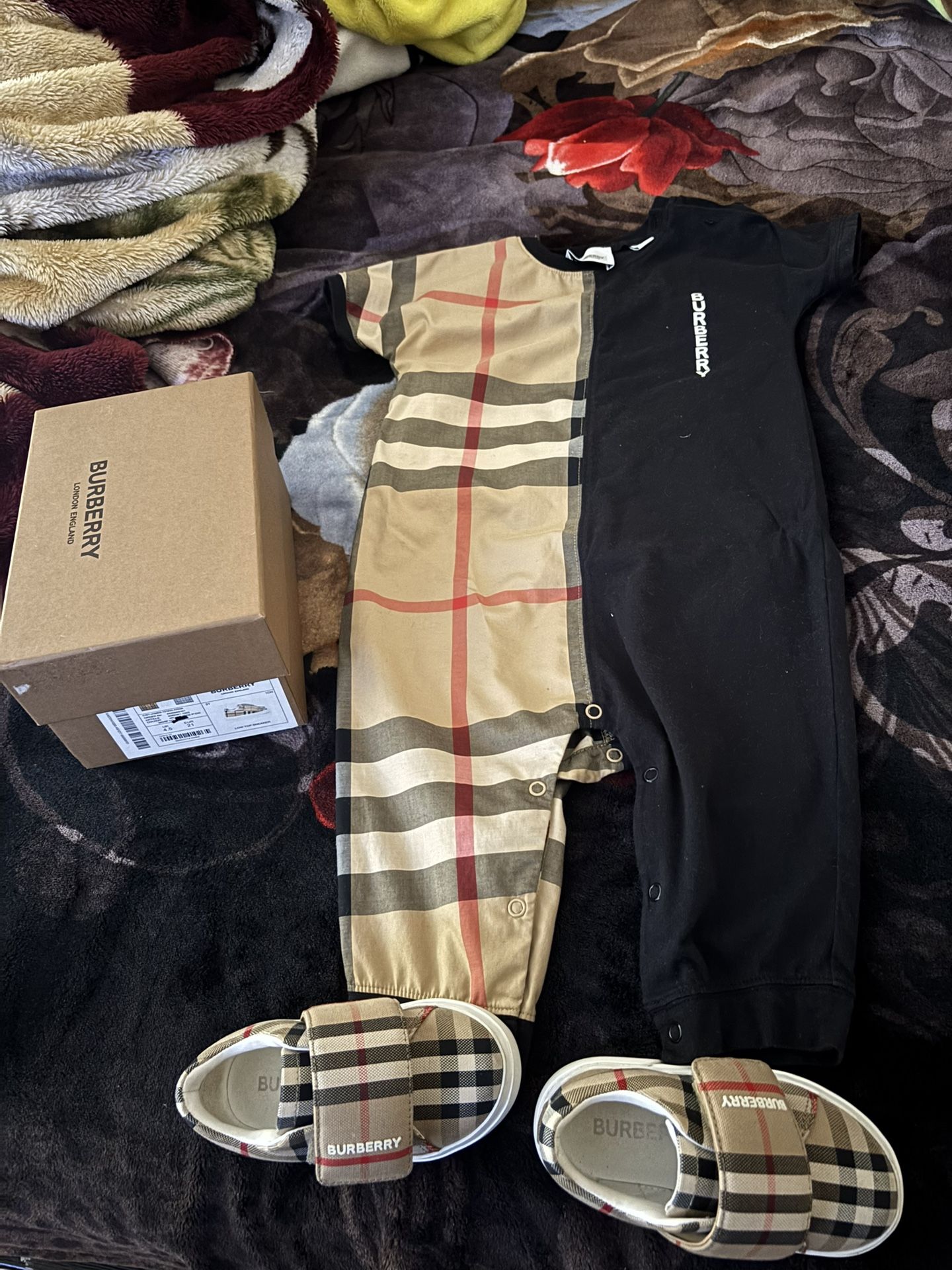 Baby Burberry Low top Shoes & Unit