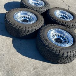 LT 285/70/16 Rines Nuevos Llantas Usadas 