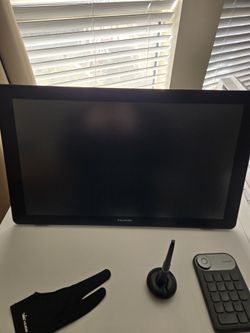 Huion 22” Drawing Tablet Monitor + Pen + Shortcut Keypad