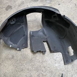 BMW E60 5-SERIES PASSENGER FRONT WHEEL GUARD LINER