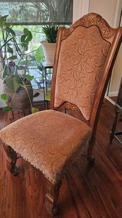 Dining Table &10 Chairs