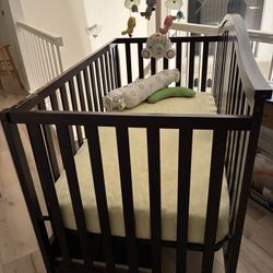 Graco Solano Crib with Mattress