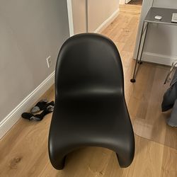 Vitra Panton Chair – Black (Verner Panton Design) MOMA