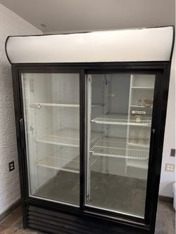 Display Refrigerator(True)