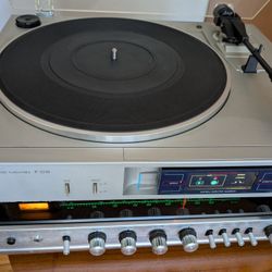 Sansui Stereos, set of two