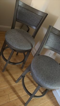 Grey very nice chairs, spin around island chairs