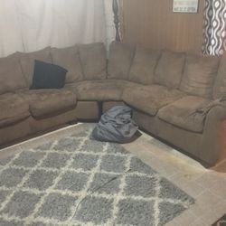 SECTIONAL SOFA / COUCH