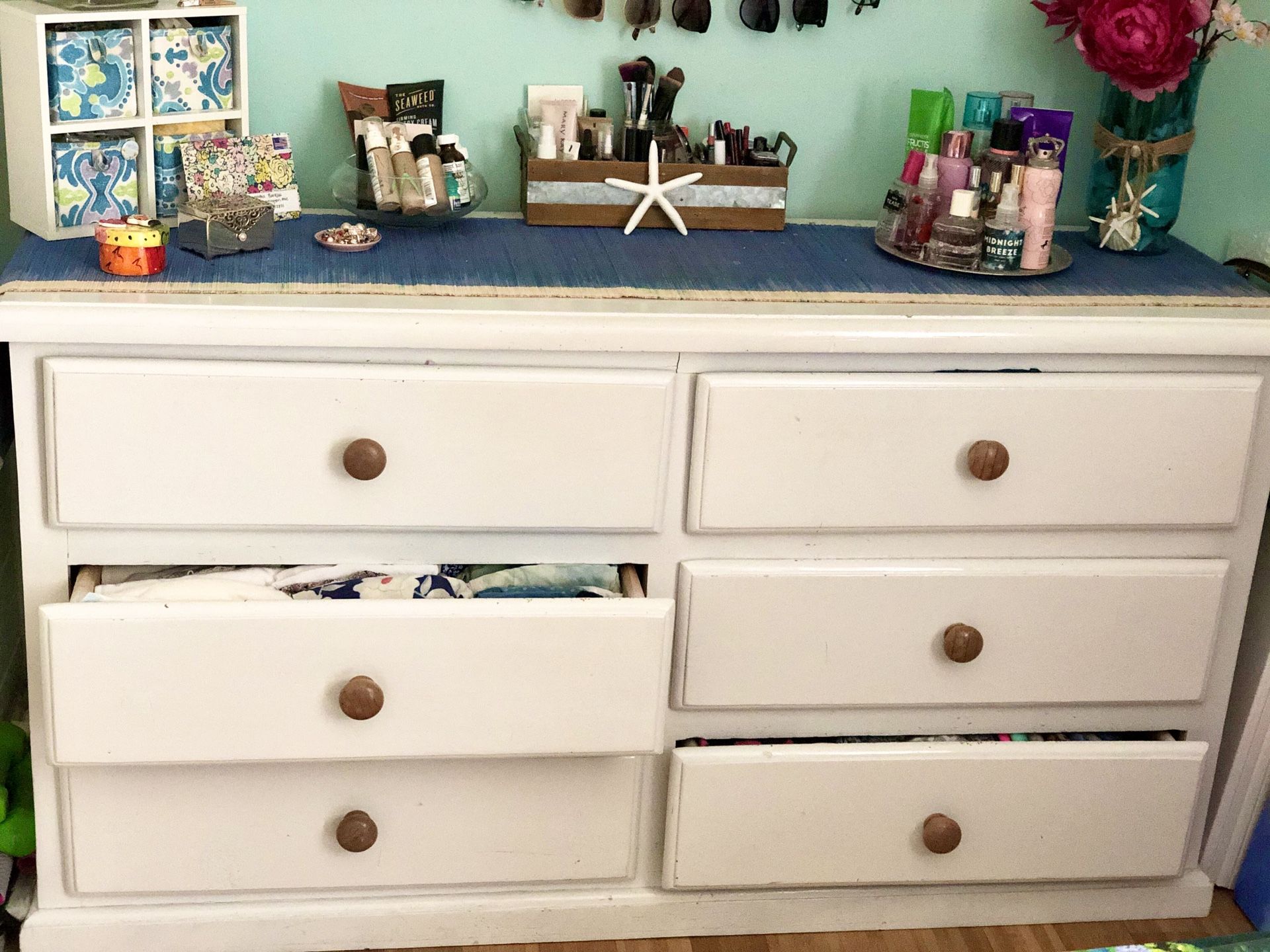 Dresser w/ mirror