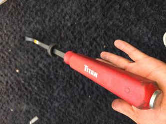 Tool 28' pry bar