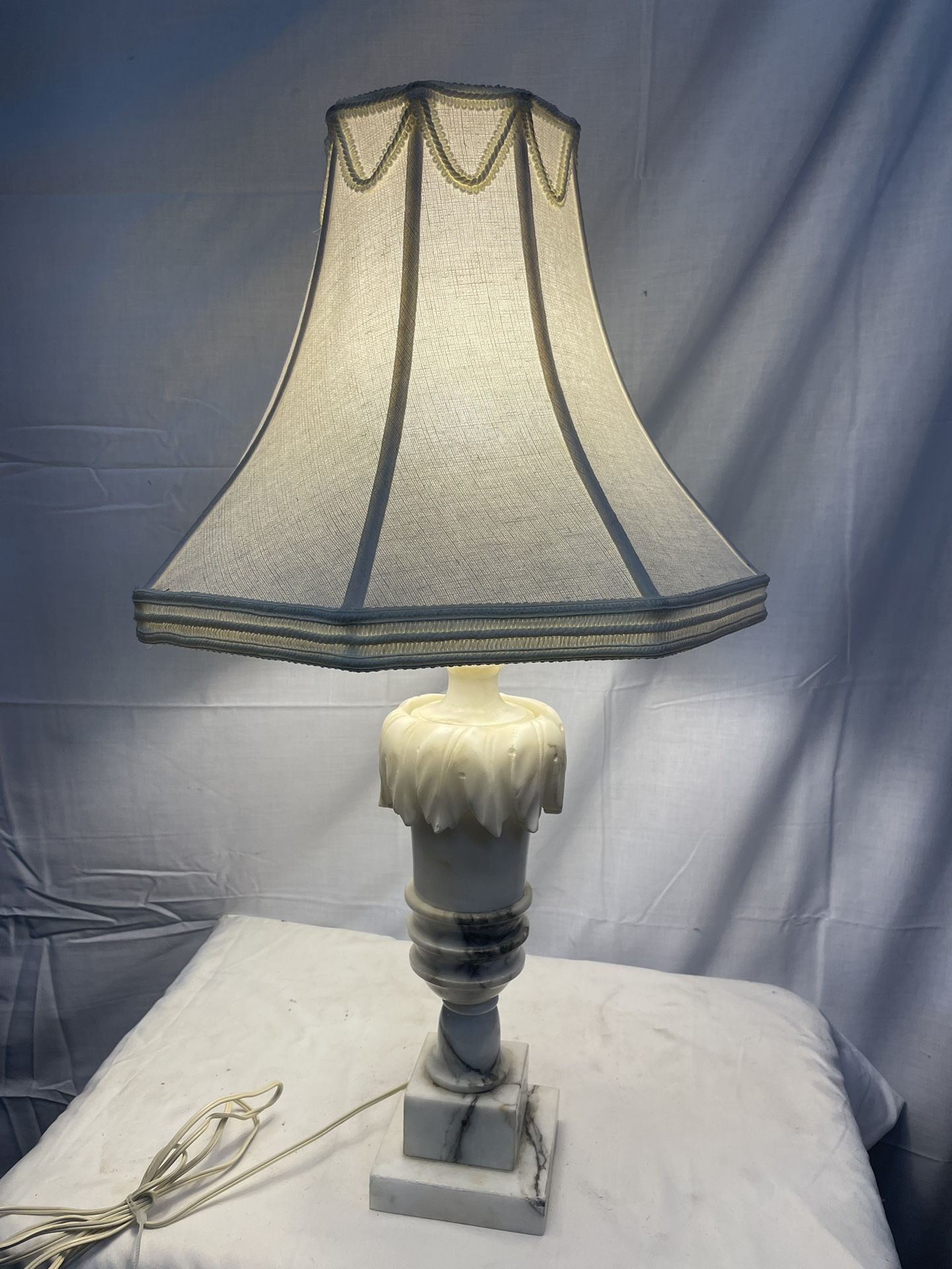 Vintage Beautiful white marble Table Lamp (EFOC)