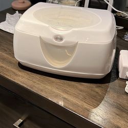 Never Used Munchkin Wipe Warmer 