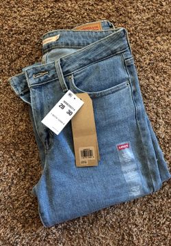 Brand new Levi size 28