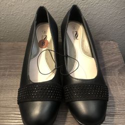 Women’s Comfort Black Shoes Size 8