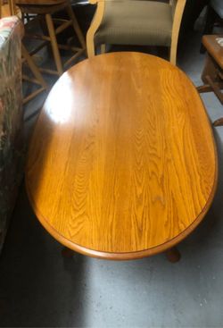 Solid wood coffee table like you very good condition