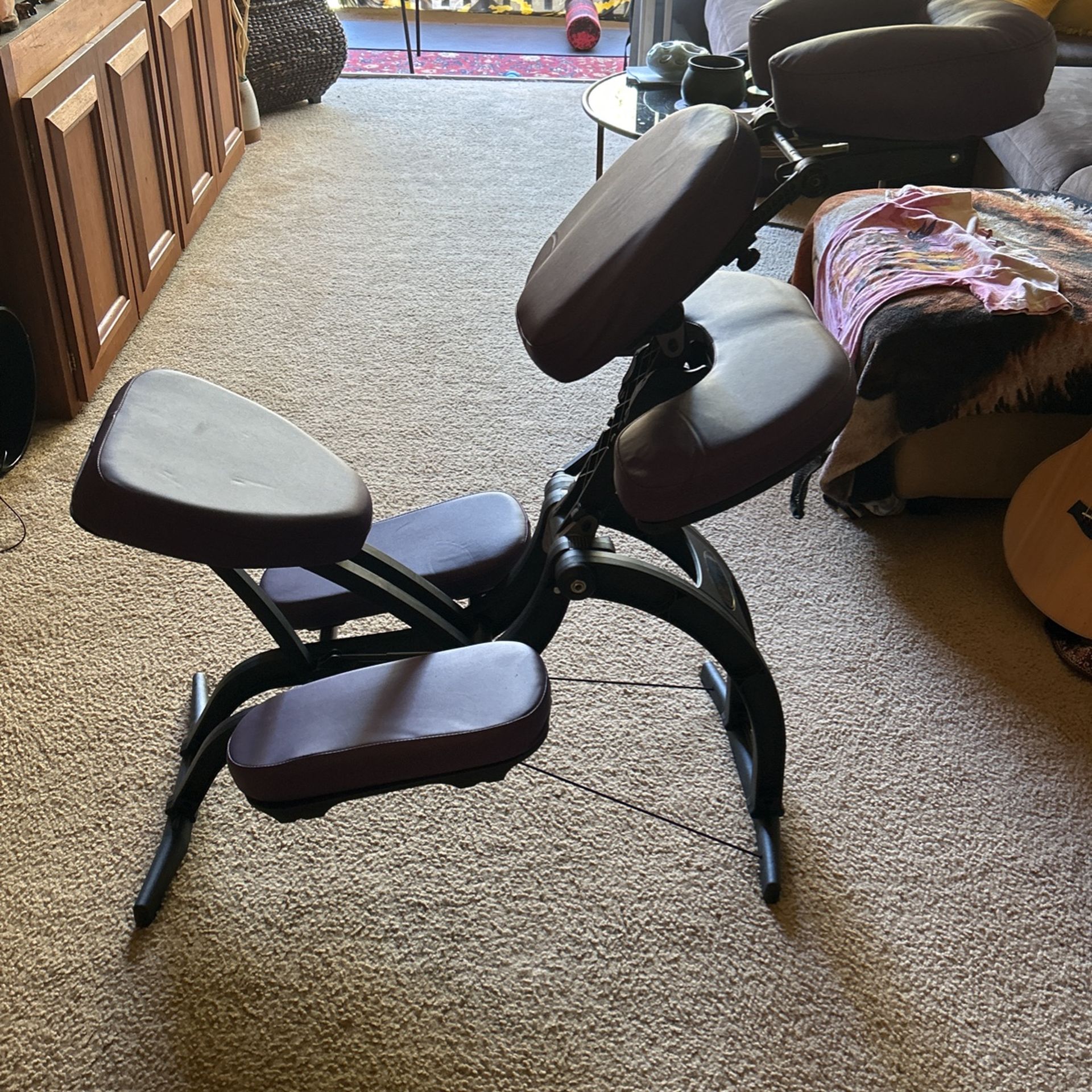Earthlite Avila II Portable Massage Chair