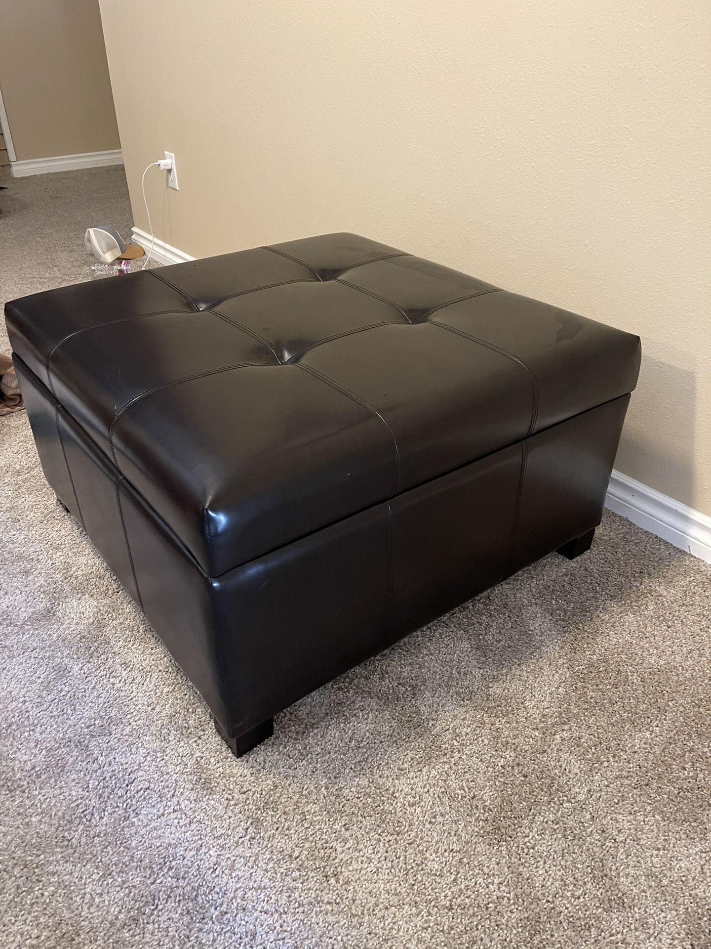 Storage ottoman