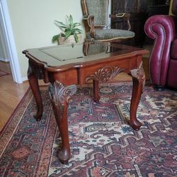 
Traditional Carved Wood End Table w/ Glass Top