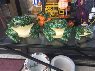 Three Green Toads/Frogs Large/Med./Small