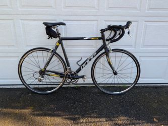 Felt F75 Road Bike - 58cm - Carbon Fork/Stays, Fast & Smooth