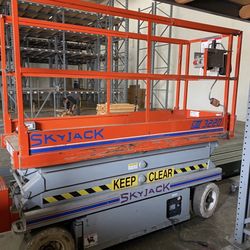 Skyjack SJlll3220 20’ Electric Scissor Lift