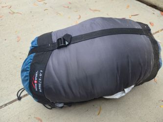 Sleeping Bag With Stuff Sack (Suisse Sports 0-5F)