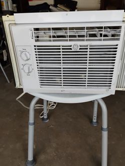 G.E. 5000 B.T.U. Air Conditioner