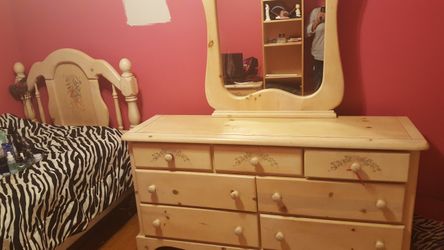 Girls wood bedroom set needs TLC.twin headboard,bureau with mirror,nightstand
