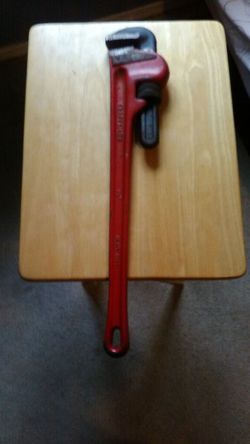 pipe wrench
