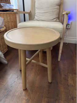 Accent table