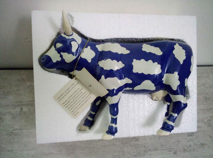 Westland Giftware Chicago Cow Parade Blue & White ceramic Cow In Box